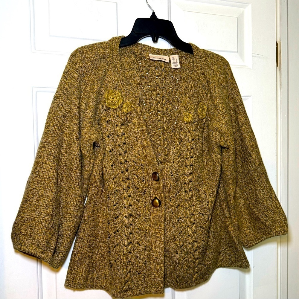 DKNY Woman’s Swing Cardigan size Large Yellow & Gray Chunky Knit V Neck Floral